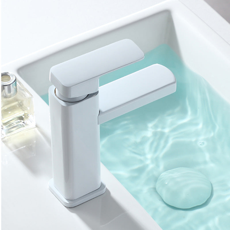 Vessel Sink Bathroom Faucet Lever Handle Low Arc Vessel Faucet Clearhalo 'Bathroom Remodel & Bathroom Fixtures' 'Bathroom Sink Faucets' 'Bathroom Sinks & Faucet Components' 'bathroom_sink_faucets' 'Home Improvement' 'home_improvement' 'home_improvement_bathroom_sink_faucets' 7147150