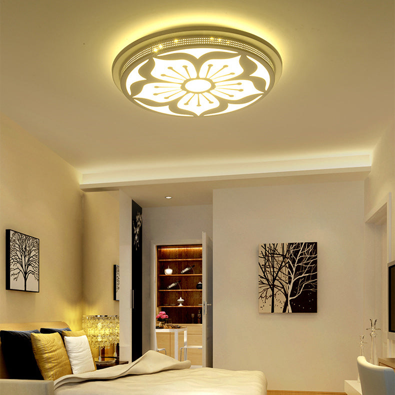 Acrylic Flower LED Flushmount Light Modern Pretty Ceiling Light in White for Dining Room Bedroom Clearhalo 'Ceiling Lights' 'Close To Ceiling Lights' 'Close to ceiling' 'Flush mount' Lighting' 71499