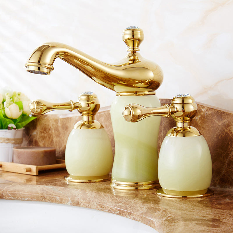 Widespread Bathroom Faucet Low Arc 3 Holes Lever Handles Faucet Verde Lujoso Clearhalo 'bathroom_sink_faucets' 'Conjunta de Baño y Conjunta de Grifo' 'Coronamiento de Baño y Dispositivo de Baño' 'Grifo del lavabo del baño' 'Hogar' 'home_improvement' 'home_improvement_bathroom_sink_faucets' 'Mejoras para el hogar' 7182358