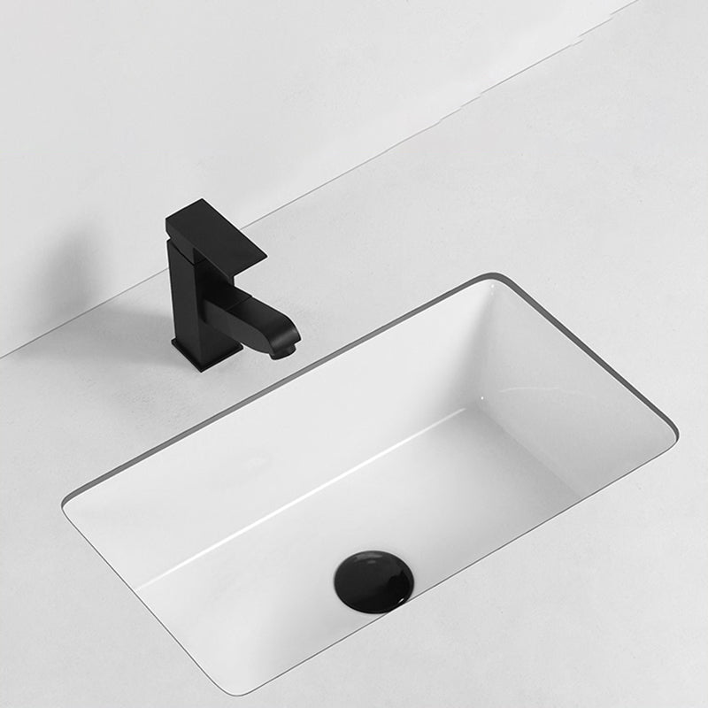 Rectangular Bathroom Sink in White with Overflow Porcelain Undermount Sink 28"L x 15"W x 8"H Sink with Faucet Clearhalo 'Bathroom Remodel & Bathroom Fixtures' 'Bathroom Sinks & Faucet Components' 'Bathroom Sinks' 'bathroom_sink' 'Home Improvement' 'home_improvement' 'home_improvement_bathroom_sink' 7183103