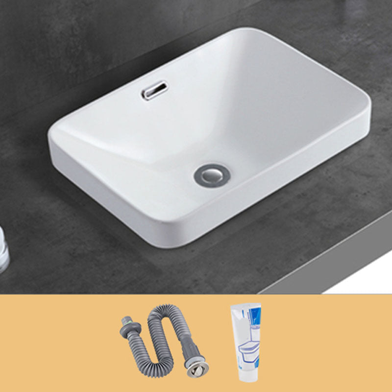 Contemporary Bathroom Sink with Overflow Porcelain Round Vessel Bathroom Sink Only 18"L x 13"W x 6"H Clearhalo 'Bathroom Remodel & Bathroom Fixtures' 'Bathroom Sinks & Faucet Components' 'Bathroom Sinks' 'bathroom_sink' 'Home Improvement' 'home_improvement' 'home_improvement_bathroom_sink' 7195997