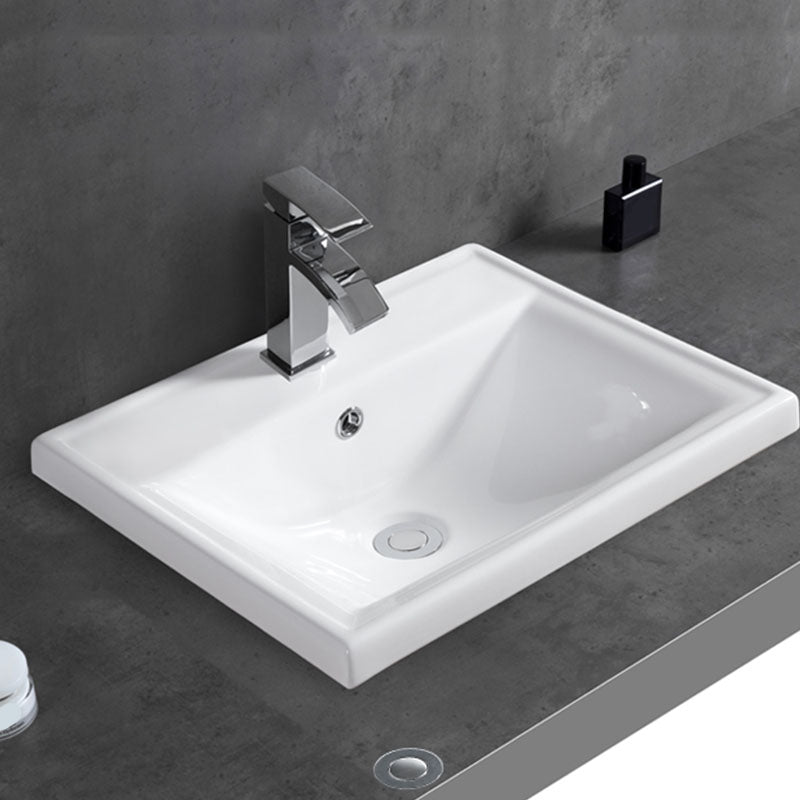 Contemporary Bathroom Sink with Overflow Porcelain Round Vessel Bathroom Sink Only Clearhalo 'Bathroom Remodel & Bathroom Fixtures' 'Bathroom Sinks & Faucet Components' 'Bathroom Sinks' 'bathroom_sink' 'Home Improvement' 'home_improvement' 'home_improvement_bathroom_sink' 7196001