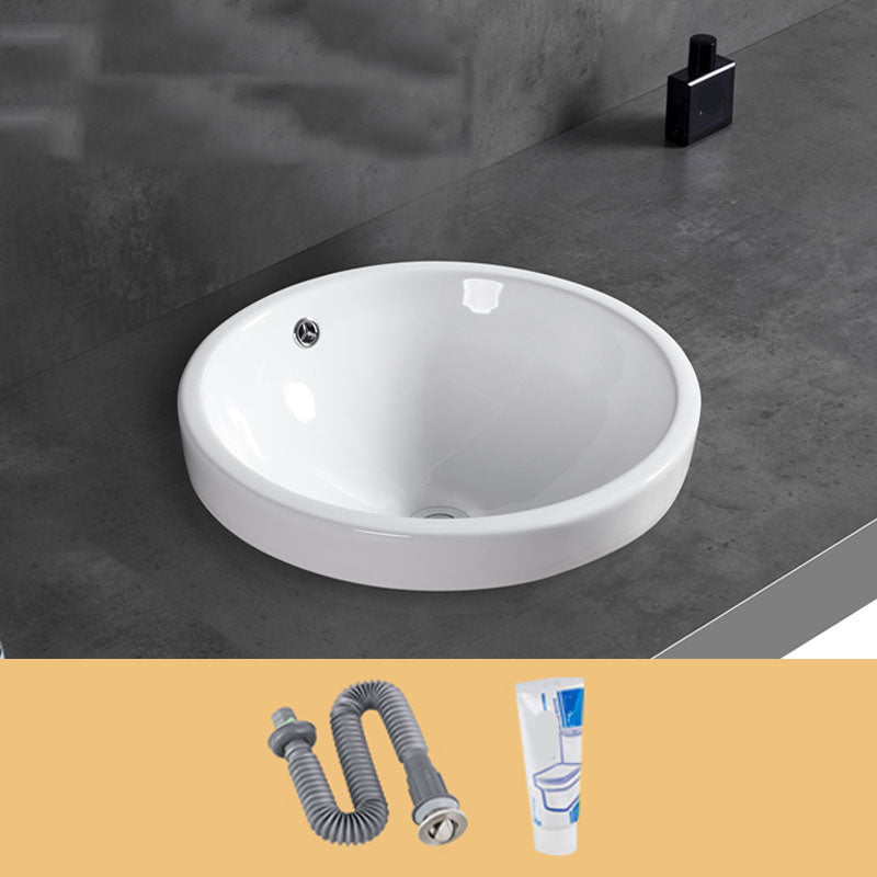 Contemporary Bathroom Sink with Overflow Porcelain Round Vessel Bathroom Sink Only 15"L x 15"W x 7"H Clearhalo 'Bathroom Remodel & Bathroom Fixtures' 'Bathroom Sinks & Faucet Components' 'Bathroom Sinks' 'bathroom_sink' 'Home Improvement' 'home_improvement' 'home_improvement_bathroom_sink' 7196008