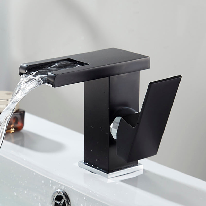 Waterfall Spout Vessel Sink Faucet Single Handle Square Faucet Noir 4.9" Moderne Clearhalo 'Accueil' 'Amélioration Domiciliaire' 'bathroom_sink_faucets' 'Ensembles de Lavabo & de Robinet de Toilette' 'home_improvement' 'home_improvement_bathroom_sink_faucets' 'Robinet de Lavabo de Salle de Bain' 'Rénovation et Équipement de Salle de Bain' 7205856