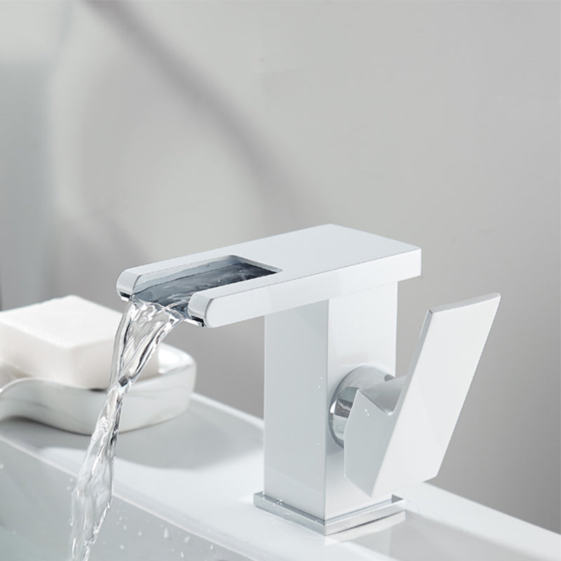 Waterfall Spout Vessel Sink Faucet Single Handle Square Faucet Blanc 4.9" Moderne Clearhalo 'Accueil' 'Amélioration Domiciliaire' 'bathroom_sink_faucets' 'Ensembles de Lavabo & de Robinet de Toilette' 'home_improvement' 'home_improvement_bathroom_sink_faucets' 'Robinet de Lavabo de Salle de Bain' 'Rénovation et Équipement de Salle de Bain' 7205857