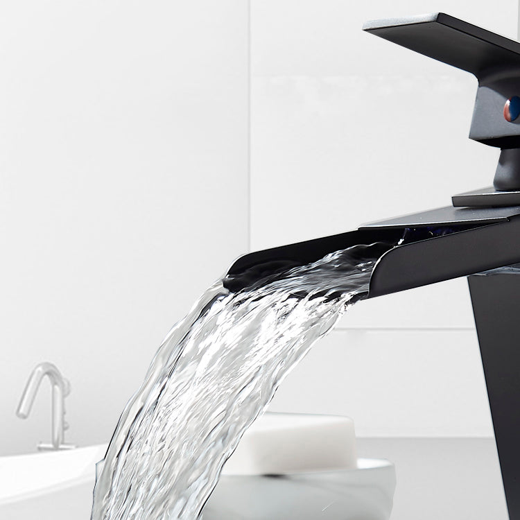 Waterfall Spout Vessel Sink Faucet Single Handle Square Faucet Clearhalo 'Accueil' 'Amélioration Domiciliaire' 'bathroom_sink_faucets' 'Ensembles de Lavabo & de Robinet de Toilette' 'home_improvement' 'home_improvement_bathroom_sink_faucets' 'Robinet de Lavabo de Salle de Bain' 'Rénovation et Équipement de Salle de Bain' 7205866