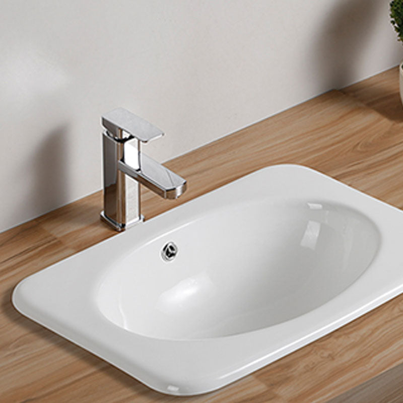 Contemporary Bathroom Sink with Pop-Up Drain Porcelain Oval-Shape Undermount Bathroom Sink Clearhalo 'Bathroom Remodel & Bathroom Fixtures' 'Bathroom Sinks & Faucet Components' 'Bathroom Sinks' 'bathroom_sink' 'Home Improvement' 'home_improvement' 'home_improvement_bathroom_sink' 7208900