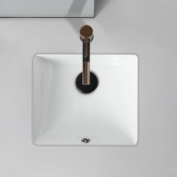 Traditional Undermount Bathroom Sink Round Porcelain Shut-Off Valve Included Basin Sink Clearhalo 'Bathroom Remodel & Bathroom Fixtures' 'Bathroom Sinks & Faucet Components' 'Bathroom Sinks' 'bathroom_sink' 'Home Improvement' 'home_improvement' 'home_improvement_bathroom_sink' 7233701