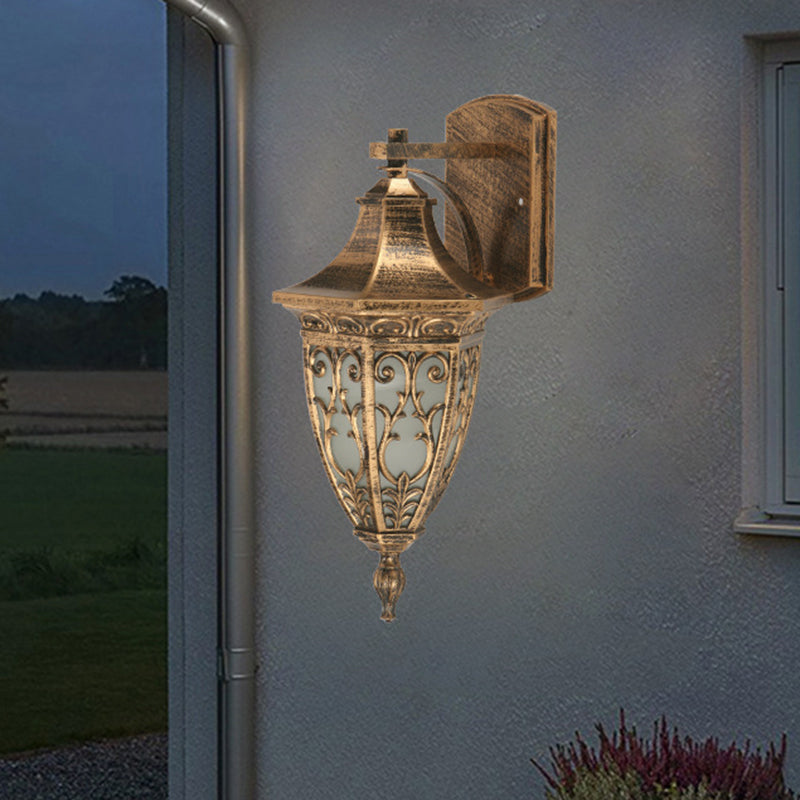 Country Urn Shaped Sconce Lighting 1-Bulb Aluminum Wall Lamp Fixture in Brass for Outdoor Brass Clearhalo 'Wall Lamps & Sconces' 'Wall Lights' Lighting' 728848