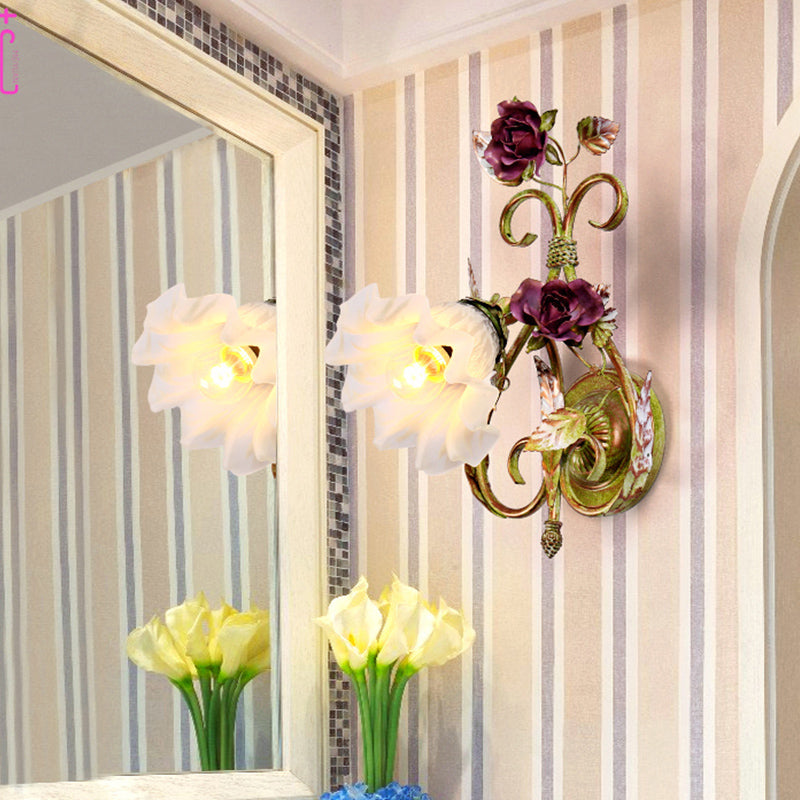 Cream Glass Green Wall Lamp Scalloped 1 Light Korean Flower Sconce Light with Heart Shaped Arm Clearhalo 'Wall Lamps & Sconces' 'Wall Lights' Lighting' 729160