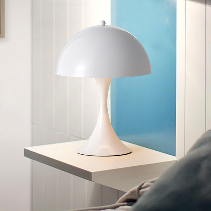 White/Black Finish Mushroom Night Table Light Modern 1 Light Metal Creative Desk Lamp for Living Room Clearhalo 'Lamps' 'Table Lamps' Lighting' 730857