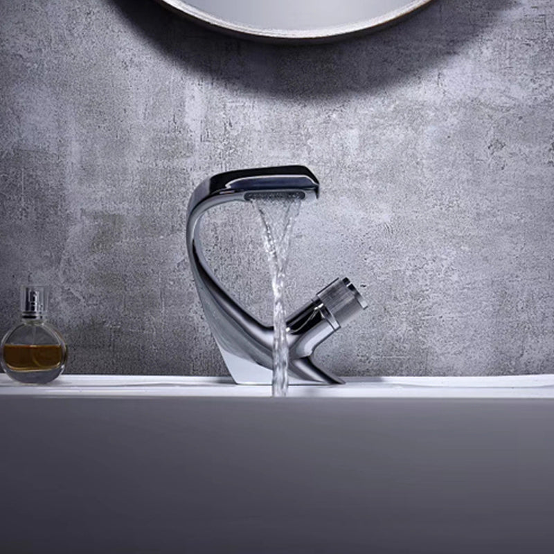 Contemporary Bathroom Faucet Deck Mounted Copper One Handle Fixed Roman Tub Faucet Set Chrome Arc Clearhalo 'Bathroom Remodel & Bathroom Fixtures' 'Bathtub Faucets' 'bathtub_faucets' 'Home Improvement' 'home_improvement' 'home_improvement_bathtub_faucets' 7318724