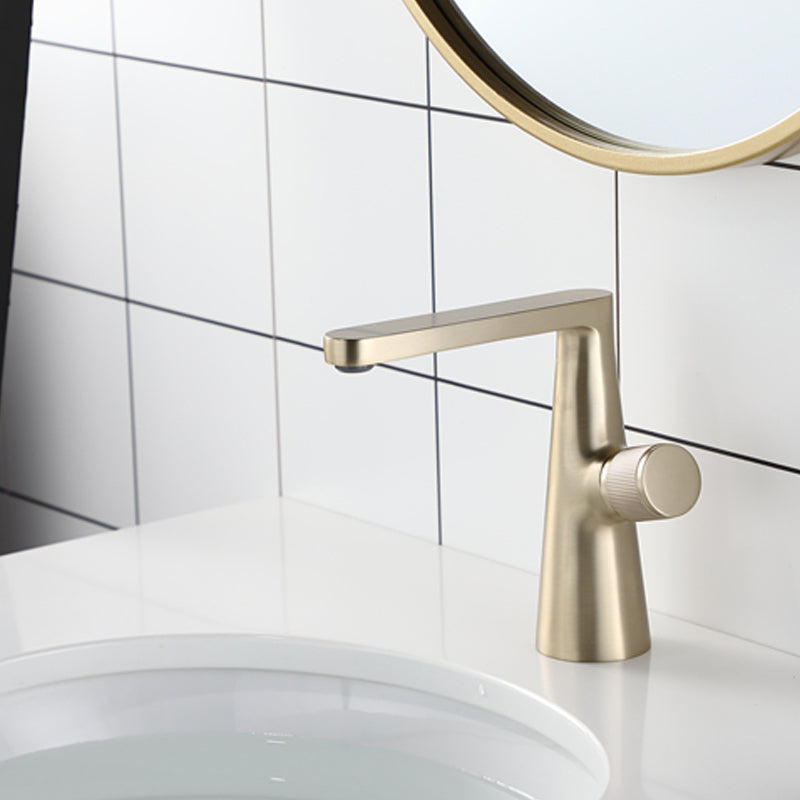 Contemporary Bathroom Faucet Deck Mounted Copper One Handle Fixed Roman Tub Faucet Set Gold 7 Shape Clearhalo 'Bathroom Remodel & Bathroom Fixtures' 'Bathtub Faucets' 'bathtub_faucets' 'Home Improvement' 'home_improvement' 'home_improvement_bathtub_faucets' 7318728