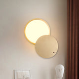 Metal Round Wall Sconce Light Contemporary LED Wall Lamp Fixture in Gold with Rotatable Design Clearhalo 'Cast Iron' 'Glass' 'Industrial' 'Modern wall lights' 'Modern' 'Tiffany' 'Traditional wall lights' 'Wall Lamps & Sconces' 'Wall Lights' Lighting' 731981