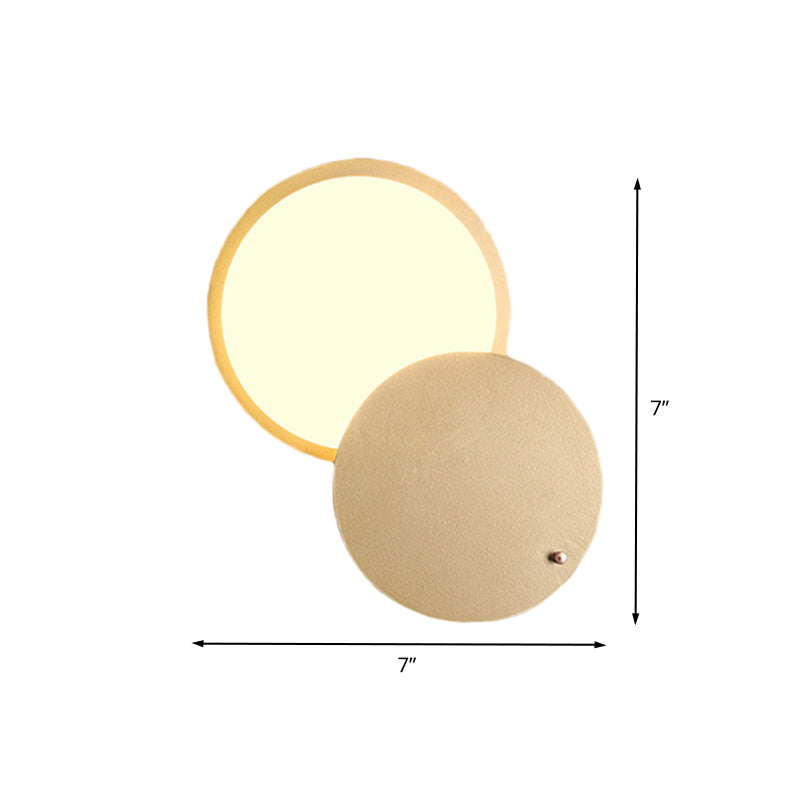 Metal Round Wall Sconce Light Contemporary LED Wall Lamp Fixture in Gold with Rotatable Design Clearhalo 'Cast Iron' 'Glass' 'Industrial' 'Modern wall lights' 'Modern' 'Tiffany' 'Traditional wall lights' 'Wall Lamps & Sconces' 'Wall Lights' Lighting' 731984