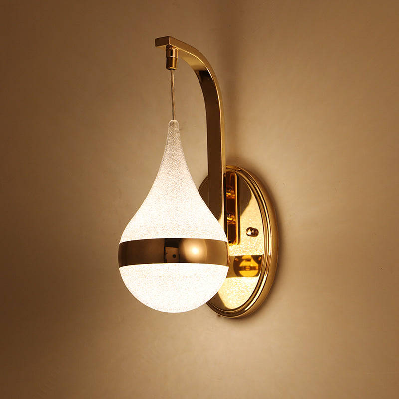 Acrylic Waterdrop Wall Light Fixture Modernism LED Wall Sconce Lamp with Gold Backplate Gold Clearhalo 'Cast Iron' 'Glass' 'Industrial' 'Modern wall lights' 'Modern' 'Tiffany' 'Traditional wall lights' 'Wall Lamps & Sconces' 'Wall Lights' Lighting' 732069