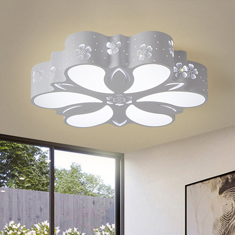 White Petal Flushmount Lighting Modernism LED Metal Flush Mount Ceiling Lamp for Bedroom White Clearhalo 'Ceiling Lights' 'Close To Ceiling Lights' 'Close to ceiling' 'Flush mount' Lighting' 732337