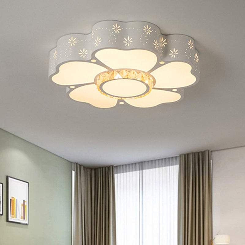 Flower Flush Mount Light Modernist Iron LED White Close to Ceiling Lamp in Warm/White Light for Living Room Clearhalo 'Ceiling Lights' 'Close To Ceiling Lights' 'Close to ceiling' 'Flush mount' Lighting' 732343