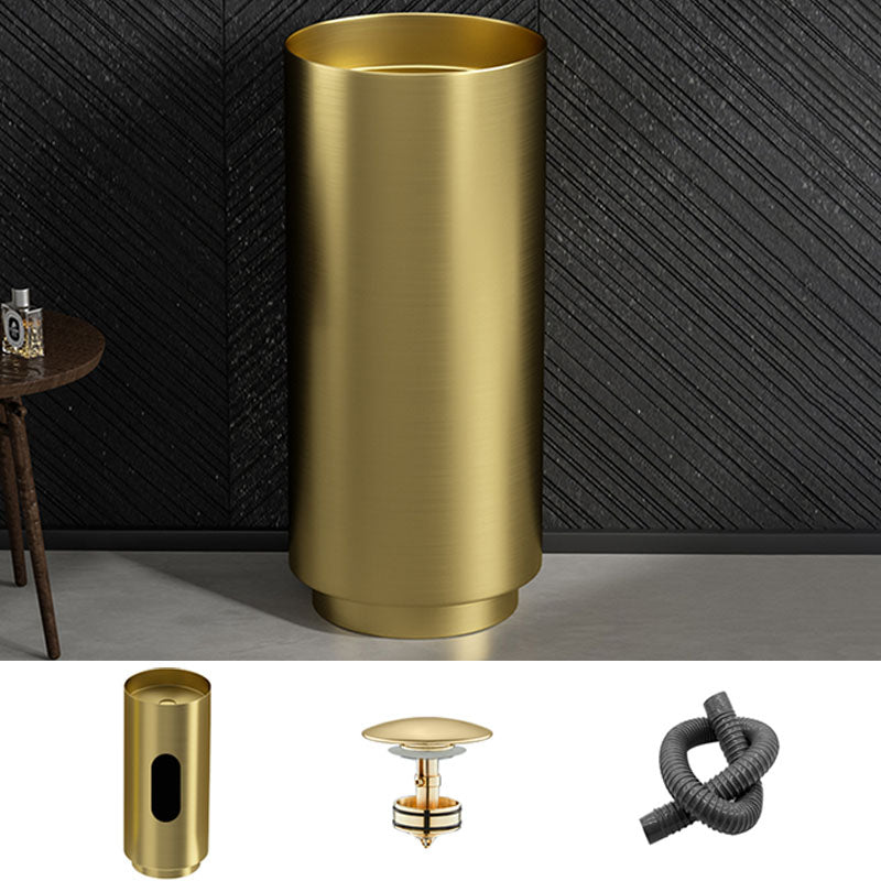 Modern Bathroom Sink Metal Round with Pop-Up Drain Pedestal Sink Gold Unavailiable Sink Clearhalo 'Bathroom Remodel & Bathroom Fixtures' 'Bathroom Sinks & Faucet Components' 'Bathroom Sinks' 'bathroom_sink' 'Home Improvement' 'home_improvement' 'home_improvement_bathroom_sink' 7333095