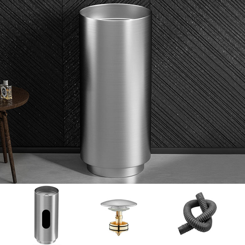 Modern Bathroom Sink Metal Round with Pop-Up Drain Pedestal Sink Silver Unavailiable Sink Clearhalo 'Bathroom Remodel & Bathroom Fixtures' 'Bathroom Sinks & Faucet Components' 'Bathroom Sinks' 'bathroom_sink' 'Home Improvement' 'home_improvement' 'home_improvement_bathroom_sink' 7333103