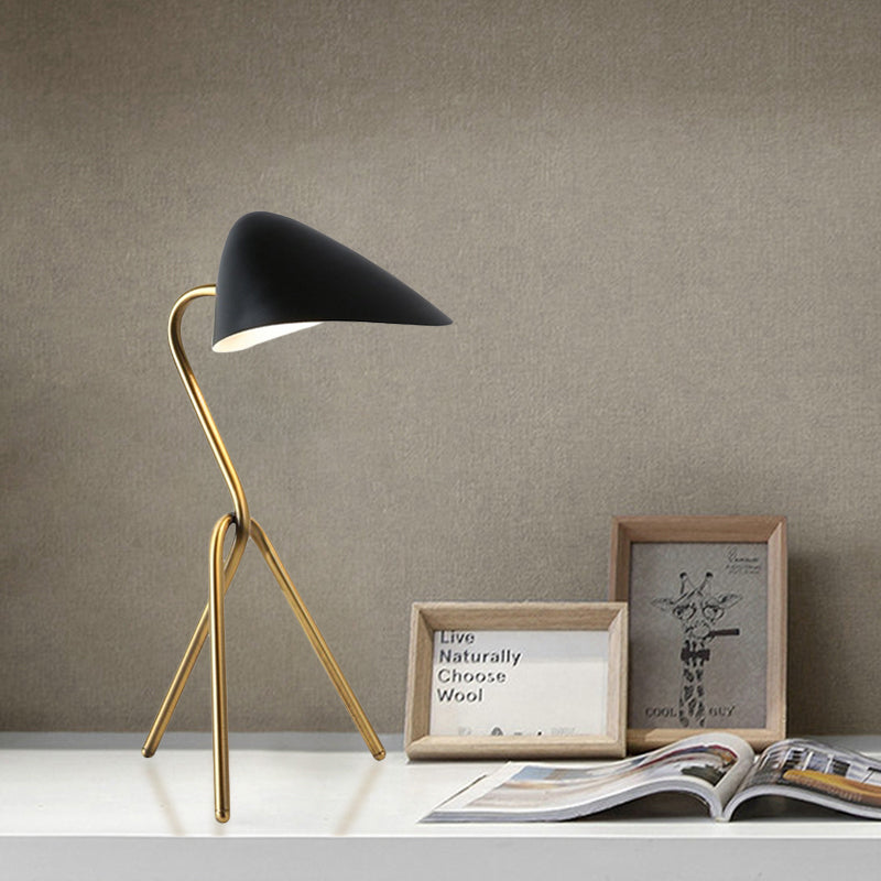 Abstract Desk Light Post Modern Metallic 1 Light Black and Brass Creative Table Lamp for Bedroom Clearhalo 'Lamps' 'Table Lamps' Lighting' 733829