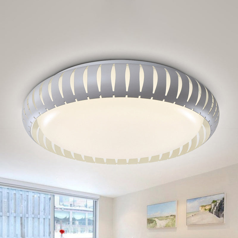 Metal Doughnut Flush Lighting Contemporary White/Black LED Flush Mount Fixture with Hollow Out Design in White/Warm/3 Color Light White Clearhalo 'Ceiling Lights' 'Close To Ceiling Lights' 'Close to ceiling' 'Flush mount' Lighting' 733998