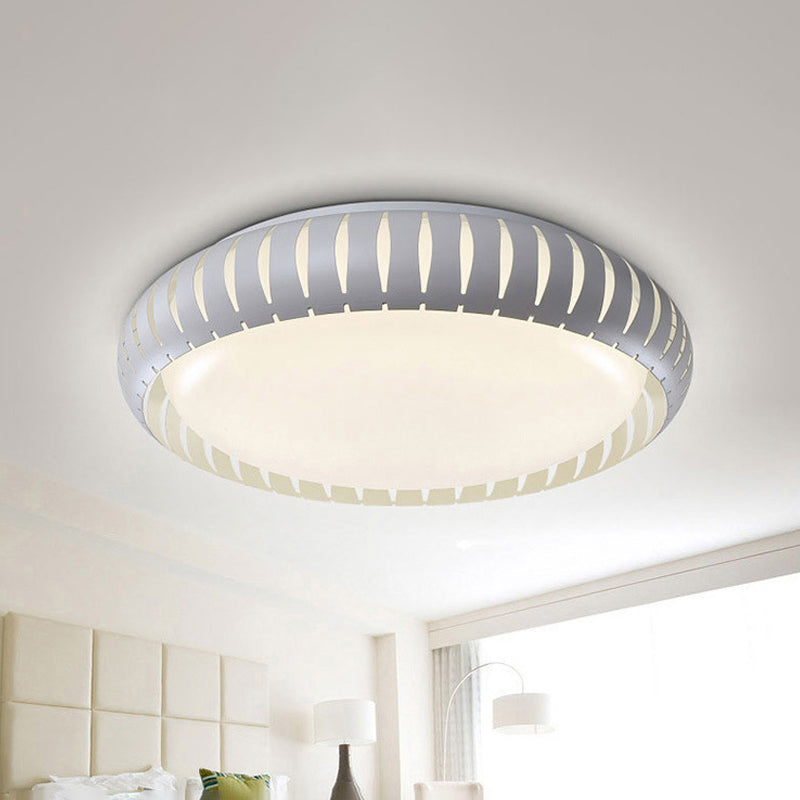 Metal Doughnut Flush Lighting Contemporary White/Black LED Flush Mount Fixture with Hollow Out Design in White/Warm/3 Color Light Clearhalo 'Ceiling Lights' 'Close To Ceiling Lights' 'Close to ceiling' 'Flush mount' Lighting' 733999