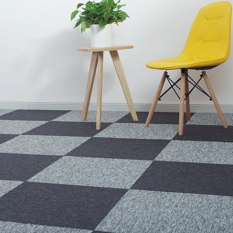 Modern Carpet Tile Level Loop Self Adhesive Fire Resistant Carpet Tiles Light Gray-Black 60-Piece Set Clearhalo 'Carpet Tiles & Carpet Squares' 'carpet_tiles_carpet_squares' 'Flooring 'Home Improvement' 'home_improvement' 'home_improvement_carpet_tiles_carpet_squares' Walls and Ceiling' 7351639