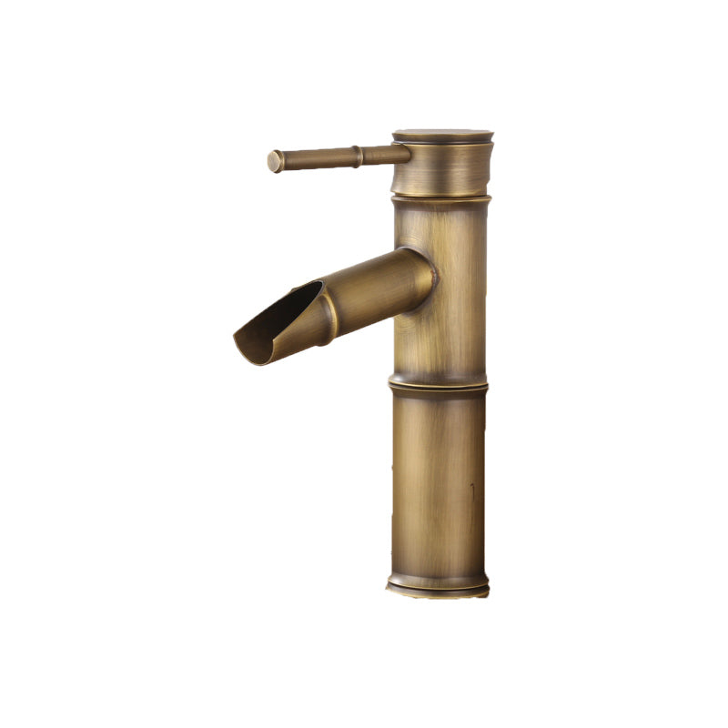 Vintage Wide Spread Bathroom Faucet 1-Handle Lavatory Faucet 8.5" Ferme / Campagne Supply Lines Not Included Clearhalo 'Accueil' 'Amélioration Domiciliaire' 'bathroom_sink_faucets' 'Ensembles de Lavabo & de Robinet de Toilette' 'home_improvement' 'home_improvement_bathroom_sink_faucets' 'Robinet de Lavabo de Salle de Bain' 'Rénovation et Équipement de Salle de Bain' 7364795