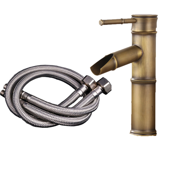 Vintage Wide Spread Bathroom Faucet 1-Handle Lavatory Faucet 8.5" Ferme / Campagne Supply Lines Included Clearhalo 'Accueil' 'Amélioration Domiciliaire' 'bathroom_sink_faucets' 'Ensembles de Lavabo & de Robinet de Toilette' 'home_improvement' 'home_improvement_bathroom_sink_faucets' 'Robinet de Lavabo de Salle de Bain' 'Rénovation et Équipement de Salle de Bain' 7364808