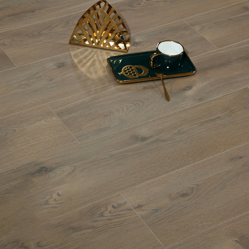 Laminate Flooring Wooden Click-clock Scratch Resistant Indoor Laminate Flooring Brown Clearhalo 'Flooring 'Home Improvement' 'home_improvement' 'home_improvement_laminate_flooring' 'Laminate Flooring' 'laminate_flooring' Walls and Ceiling' 7382141