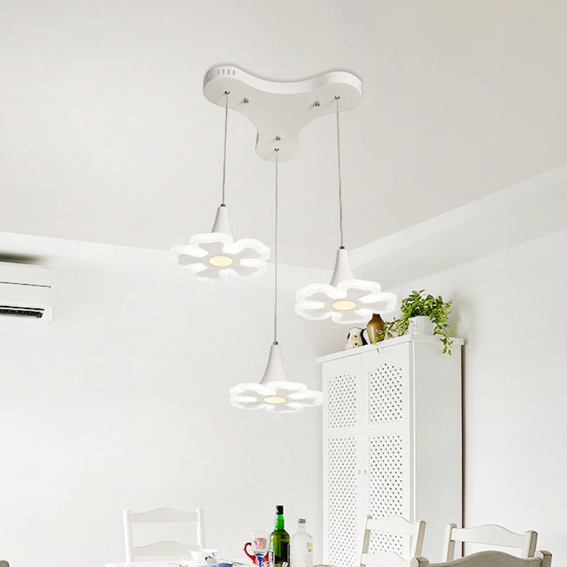 Modern Flower Cluster Pendant Acrylic LED 3/5 Lights Dining Room Ceiling Lighting in Warm/White Light Clearhalo 'Ceiling Lights' 'Modern Pendants' 'Modern' 'Pendant Lights' 'Pendants' Lighting' 769530