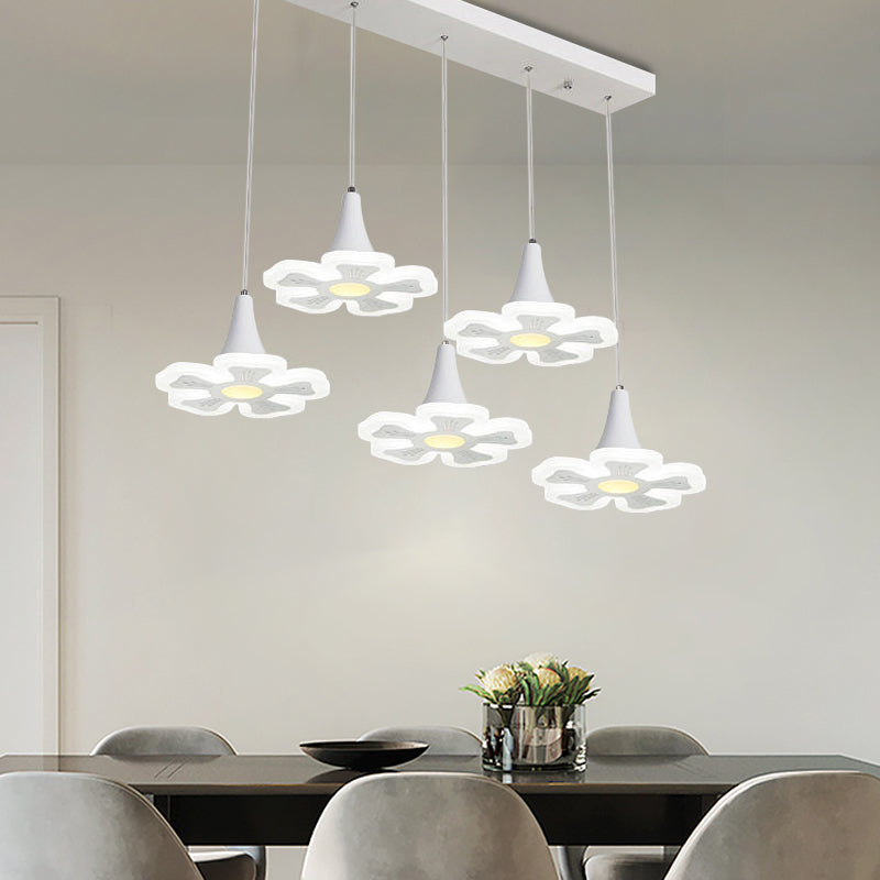 Modern Flower Cluster Pendant Acrylic LED 3/5 Lights Dining Room Ceiling Lighting in Warm/White Light Clearhalo 'Ceiling Lights' 'Modern Pendants' 'Modern' 'Pendant Lights' 'Pendants' Lighting' 769536