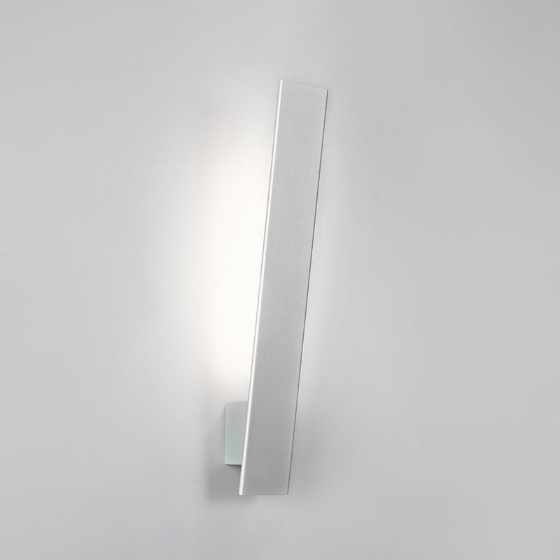 Simplistic Style LED Wall Lighting with Aluminum Shade Black/White Finish Linear Sconce Lighting for Bedroom Clearhalo 'Cast Iron' 'Glass' 'Industrial' 'Modern wall lights' 'Modern' 'Tiffany' 'Traditional wall lights' 'Wall Lamps & Sconces' 'Wall Lights' Lighting' 773881