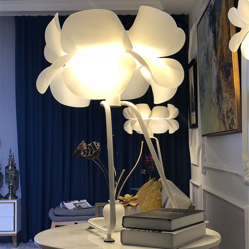 White 2-Layer Petal Night Lamp Modernist 1 Bulb Acrylic Table Light with Wire Pedestal Clearhalo 'Lamps' 'Table Lamps' Lighting' 785934