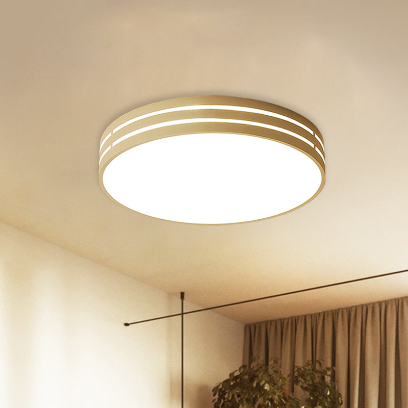 Simple Round Flush Ceiling Light Fixture Metallic LED Bedroom Flush Mounted Lamp in White Clearhalo 'Ceiling Lights' 'Close To Ceiling Lights' 'Close to ceiling' 'Flush mount' Lighting' 787488