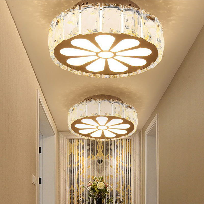 Prismatic Crystal Chrome Ceiling Flush Flower Patterned Circle Modernist LED Flush Mount Light Fixture Clearhalo 'Ceiling Lights' 'Close To Ceiling Lights' 'Close to ceiling' 'Flush mount' Lighting' 787502