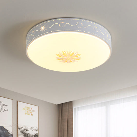 Round Acrylic Flush Mount Fixture Nordic Style LED White Flush Lighting with Flower Crystal Deco White Clearhalo 'Ceiling Lights' 'Close To Ceiling Lights' 'Close to ceiling' 'Flush mount' Lighting' 916813