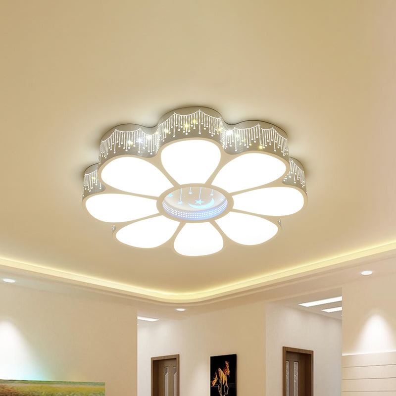 Metallic Floral Shaped Flushmount Lighting Modernist LED White Ceiling Mounted Lamp Clearhalo 'Ceiling Lights' 'Close To Ceiling Lights' 'Close to ceiling' 'Flush mount' Lighting' 927696