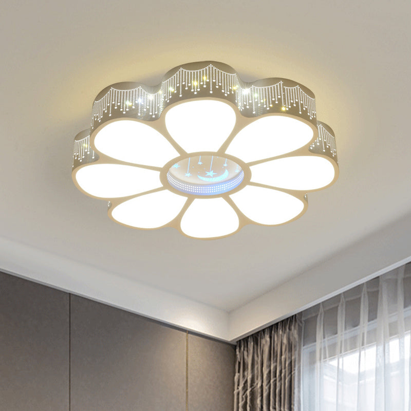 Metallic Floral Shaped Flushmount Lighting Modernist LED White Ceiling Mounted Lamp Clearhalo 'Ceiling Lights' 'Close To Ceiling Lights' 'Close to ceiling' 'Flush mount' Lighting' 927697