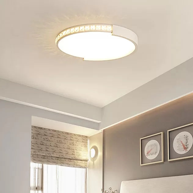 Acrylic Circle Ceiling Light Modern Simple LED Flushmount Light with Crystal Deco in White for Indoor Clearhalo 'Ceiling Lights' 'Close To Ceiling Lights' 'Close to ceiling' 'Flush mount' Lighting' 95020