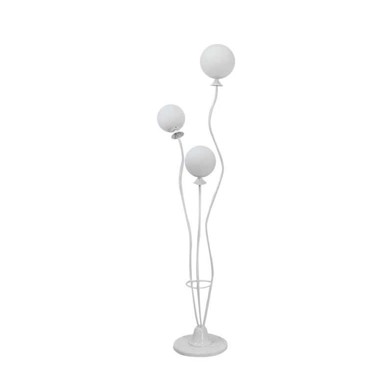 Ball Standing Light with Curved Arm Modernist Glass 3 Heads Living Room Floor Reading Lamp in Black/White Clearhalo 'Floor Lamps' 'Lamps' Lighting' 978467